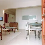 Appartement Limanaki *
