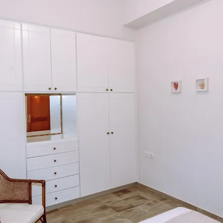 Limanaki Apartamento *